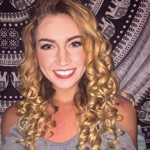 Meet your Posher, Emily